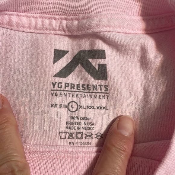 Y2K Square Up BlackPink KPOP Pink Tee, Large - Picture 5 of 5